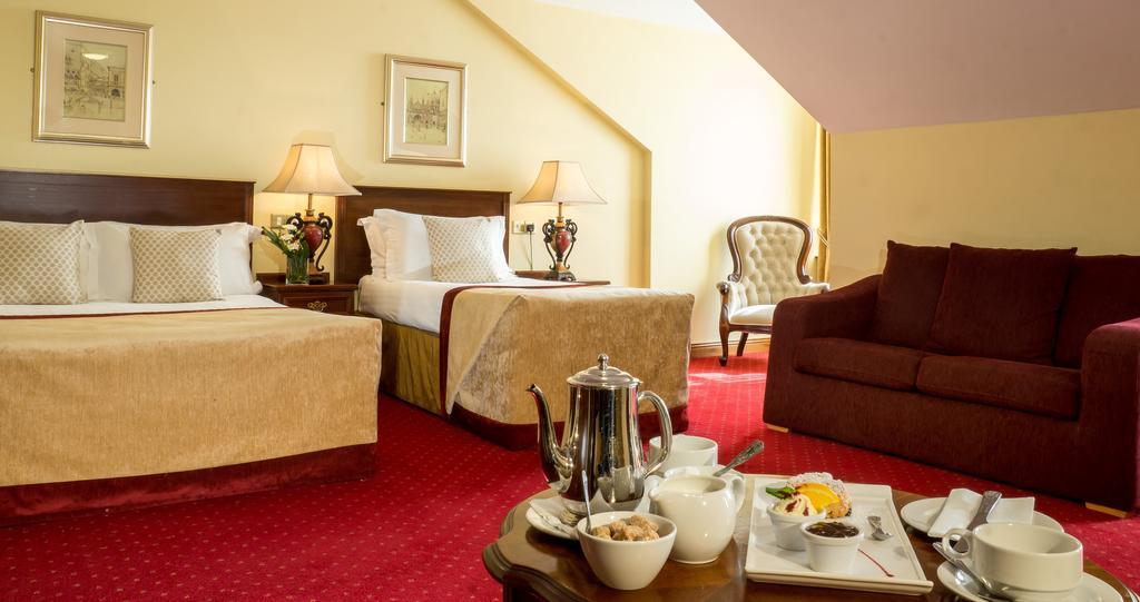 Meadow Court Hotel Лохрей Номер фото