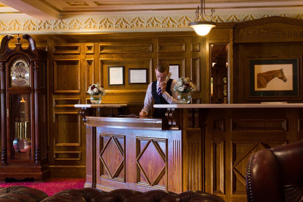 Meadow Court Hotel Лохрей Экстерьер фото